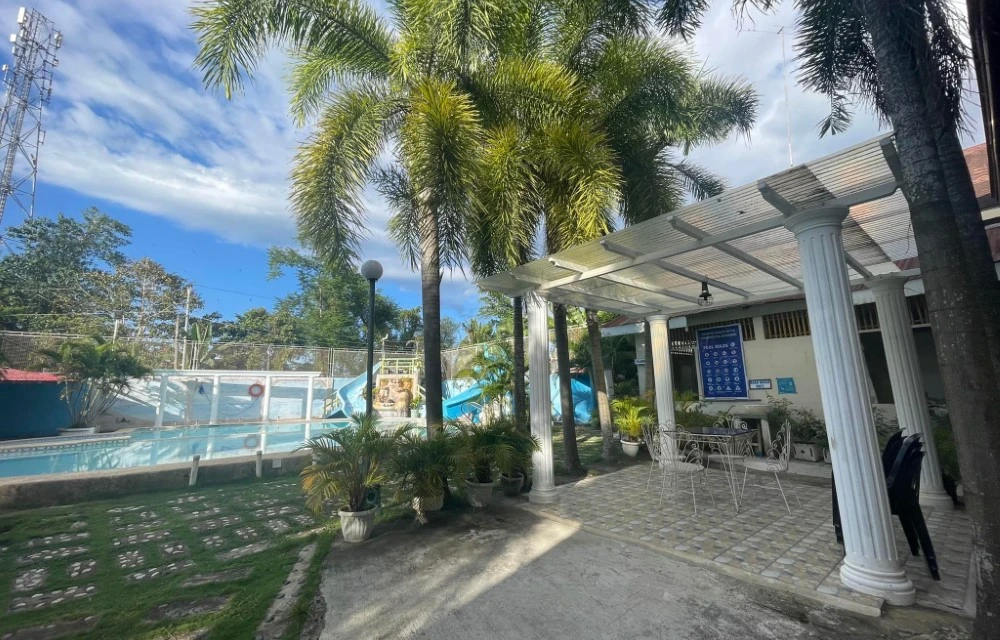Blue Pot Family Resort Powder Blue Room Image